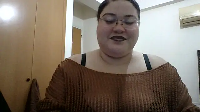 Snapshot of GoddessMocha chatting on 10-21-25, 09:26 GoddessMocha online show from 10-21-25, 09:26