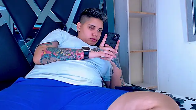 Snapshot of karla_sexy21 chatting on 10-25-25, 03:58 karla sexy21 online show from 10-25-25, 03:58