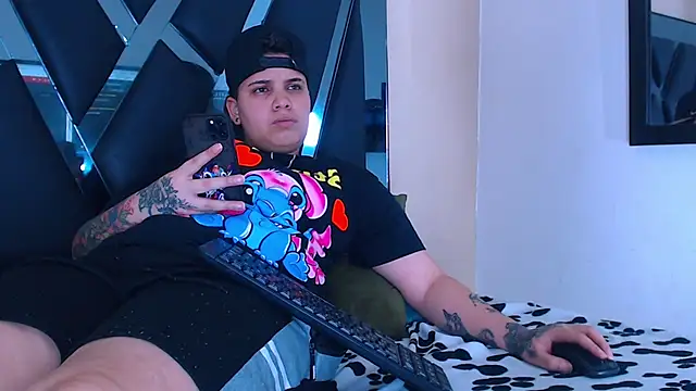 Snapshot of karla_sexy21 chatting on 12-01-25, 04:39 karla sexy21 online show from 12-01-25, 04:39