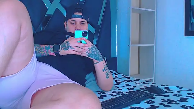 Snapshot of karla_sexy21 chatting on 12-15-25, 05:34 karla sexy21 online show from 12-15-25, 05:34