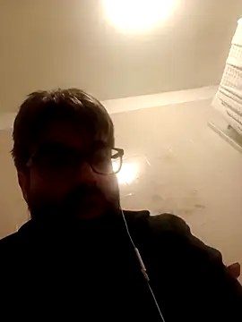 Snapshot of ynroh_87 chatting on 03-12-26, 12:39 ynroh 87 online show from 03-12-26, 12:39