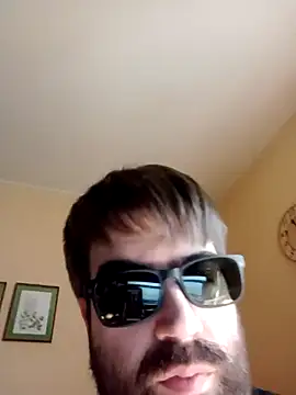 Snapshot of ynroh_87 chatting on 03-13-26, 02:01 ynroh 87 online show from 03-13-26, 02:01