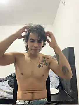 Snapshot of The_amazing_Tyler chatting on 07-04-26, 11:33 The amazing Tyler online show from 07-04-26, 11:33