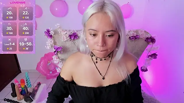 Snapshot of Nataliahenao69 chatting on 11-17-25, 06:03 Nataliahenao69 online show from 11-17-25, 06:03