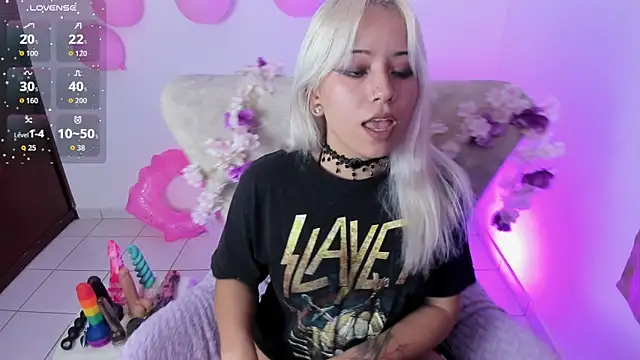 Snapshot of Nataliahenao69 chatting on 11-30-25, 02:04 Nataliahenao69 online show from 11-30-25, 02:04