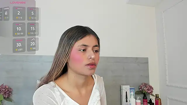 Snapshot of sunnyWhitee chatting on 04-22-26, 07:15 sunnyWhitee online show from 04-22-26, 07:15