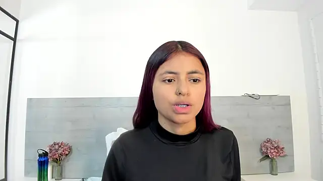 Snapshot of sunnyWhitee chatting on 06-01-26, 07:15 sunnyWhitee online show from 06-01-26, 07:15