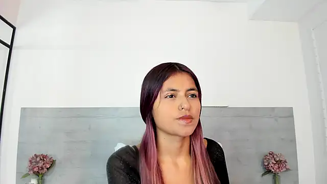 Snapshot of sunnyWhitee chatting on 06-04-26, 07:20 sunnyWhitee online show from 06-04-26, 07:20