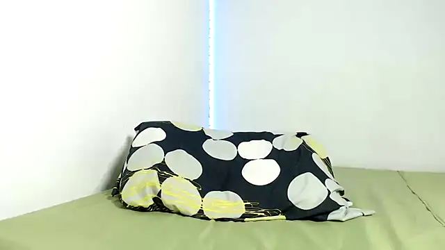 Snapshot of IsaXander743 chatting on 10-02-25, 02:51 IsaXander743 online show from 10-02-25, 02:51