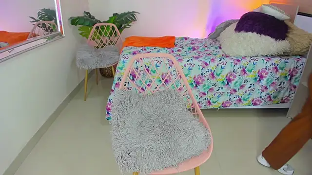 LusyKitty online show from 10-23-25, 03:33