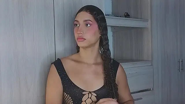 Snapshot of candice777 chatting on 03-09-26, 12:53 candice777 online show from 03-09-26, 12:53