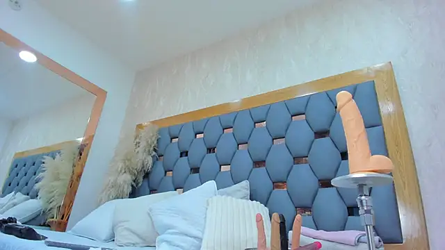 crystal sm online show from 04-11-26, 03:11