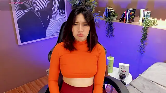 Skyyle  online show from 04-05-26, 04:59