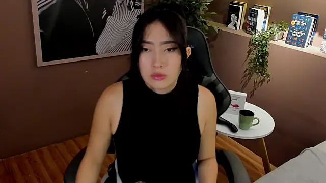 Snapshot of Skyyle_ chatting on 07-16-26, 01:28 Skyyle online show from 07-16-26, 01:28