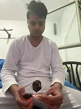 Snapshot of Noam7080z chatting on 03-30-26, 07:26 Noam7080z online show from 03-30-26, 07:26