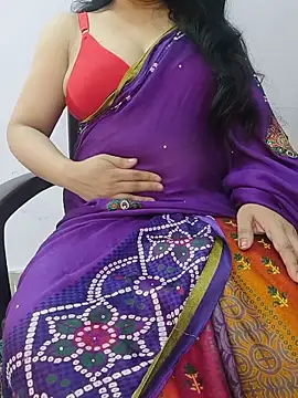 Snapshot of roshni_agrawal0 chatting on 06-08-26, 08:37 roshni agrawal0 online show from 06-08-26, 08:37