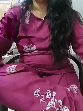 Snapshot of roshni_agrawal0 chatting on 06-15-26, 11:23 roshni agrawal0 online show from 06-15-26, 11:23