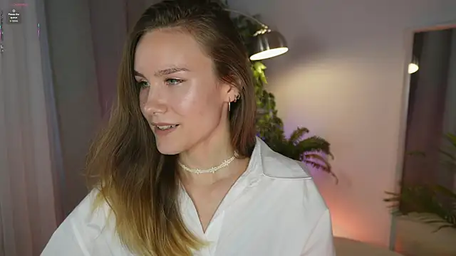 Snapshot of _Clare_Florence_ chatting on 10-10-25, 01:32  Clare Florence  online show from 10-10-25, 01:32