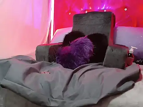 Snapshot of Tulindabonny chatting on 03-12-26, 10:05 Tulindabonny online show from 03-12-26, 10:05