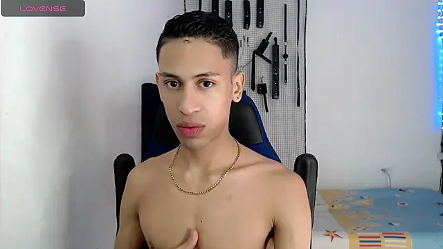 dylan apol0 online show from 11-09-25, 04:44