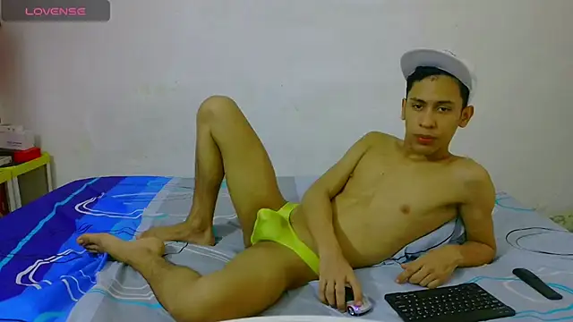 dylan apol0 online show from 04-12-26, 10:37