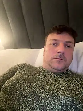 Snapshot of Eddiejeff chatting on 03-09-26, 09:52 Eddiejeff online show from 03-09-26, 09:52