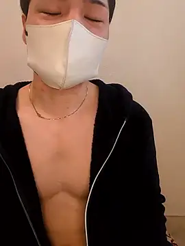 kqitooo online show from 04-11-26, 03:33