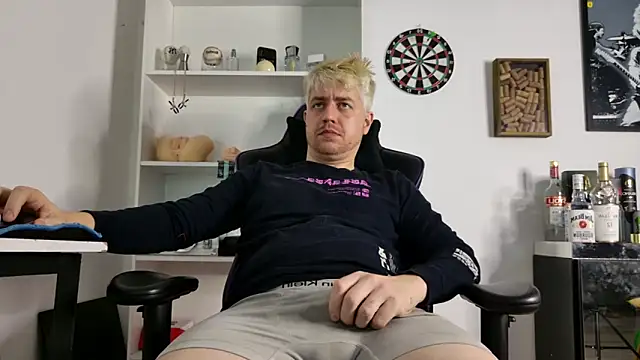 aaron nvk online show from 04-10-26, 05:12