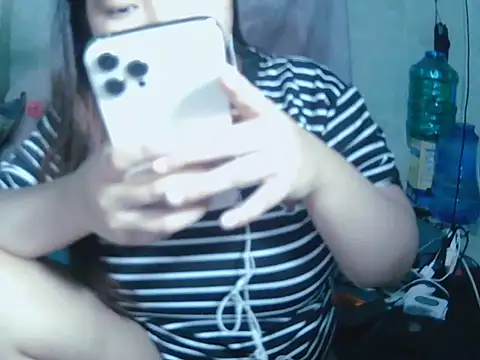 Snapshot of Lily3322 chatting on 07-17-26, 02:18 Lily3322 online show from 07-17-26, 02:18