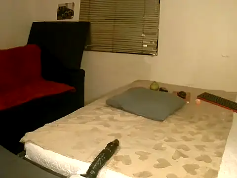 ALICIA X98 online show from 10-14-25, 05:47