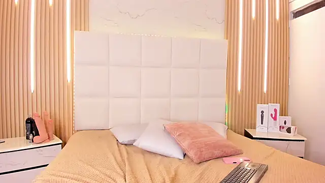 Elody rousse online show from 12-01-25, 12:21