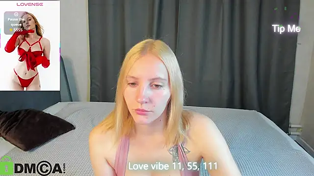 Snapshot of Anna_Chelsea chatting on 10-06-25, 11:46 Anna Chelsea online show from 10-06-25, 11:46