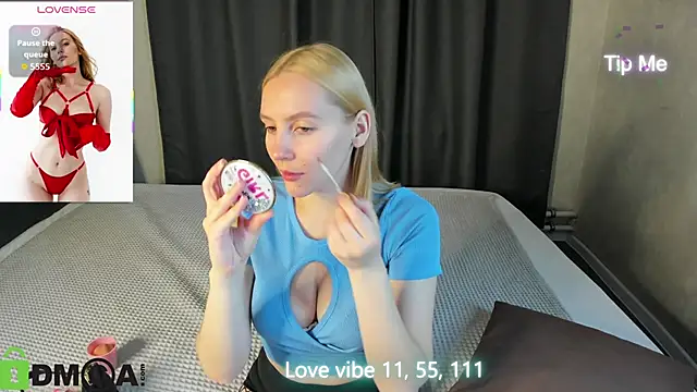 Snapshot of Anna_Chelsea chatting on 10-08-25, 11:57 Anna Chelsea online show from 10-08-25, 11:57