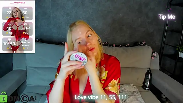 Snapshot of Anna_Chelsea chatting on 11-12-25, 01:06 Anna Chelsea online show from 11-12-25, 01:06