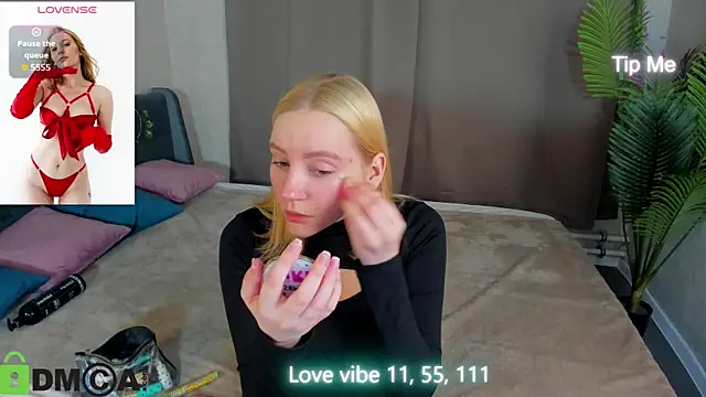 Snapshot of Anna_Chelsea chatting on 11-21-25, 12:10 Anna Chelsea online show from 11-21-25, 12:10