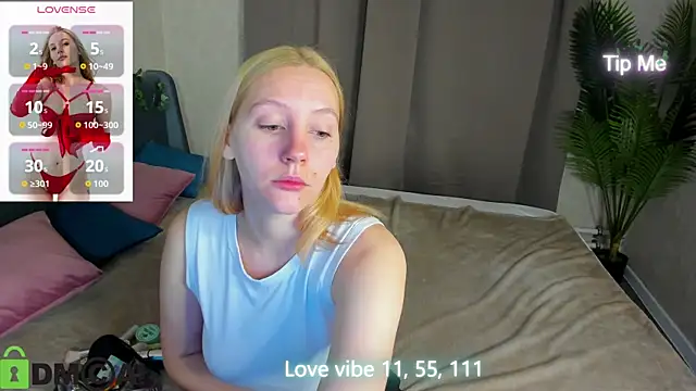 Snapshot of Anna_Chelsea chatting on 12-18-25, 12:49 Anna Chelsea online show from 12-18-25, 12:49