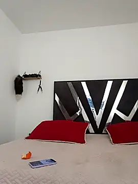 Demy Rhoades online show from 11-22-25, 02:05