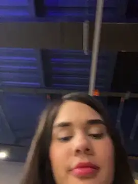 Snapshot of BellaLeclair chatting on 12-17-25, 06:36 BellaLeclair online show from 12-17-25, 06:36