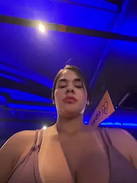 Snapshot of BellaLeclair chatting on 02-11-26, 05:18 BellaLeclair online show from 02-11-26, 05:18