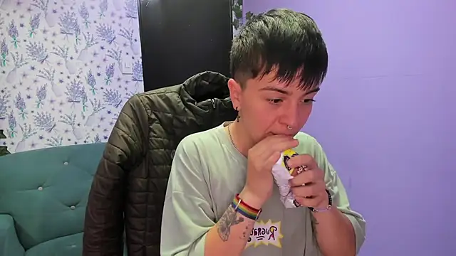  Hannah Hot online show from 10-22-25, 01:50