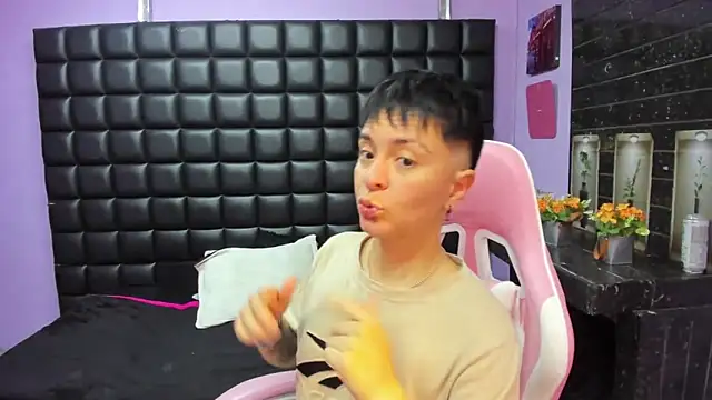  Hannah Hot online show from 11-20-25, 02:17