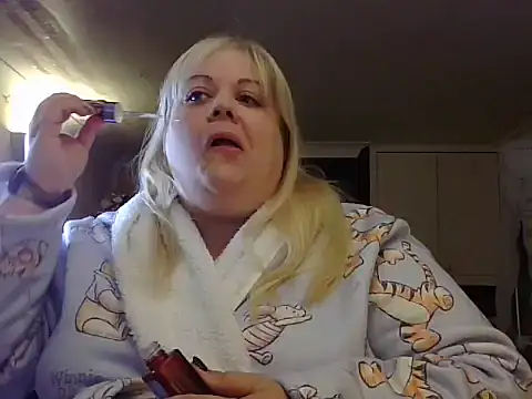 Kinkyhousewife83 online show from 10-16-25, 10:05