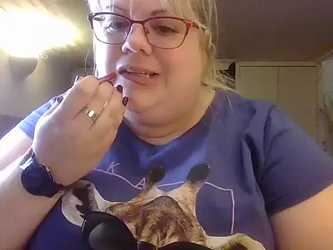 Kinkyhousewife83 online show from 10-18-25, 02:18