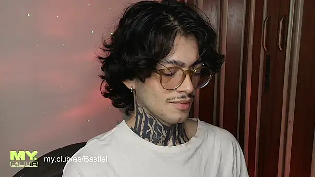 Snapshot of Mihail_leroy chatting on 05-02-26, 12:37 Mihail leroy online show from 05-02-26, 12:37