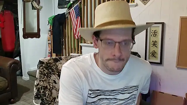 Snapshot of MasterDaddyCool chatting on 10-08-25, 09:07 MasterDaddyCool online show from 10-08-25, 09:07