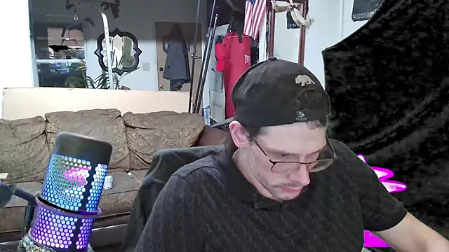 Snapshot of MasterDaddyCool chatting on 10-08-25, 11:02 MasterDaddyCool online show from 10-08-25, 11:02