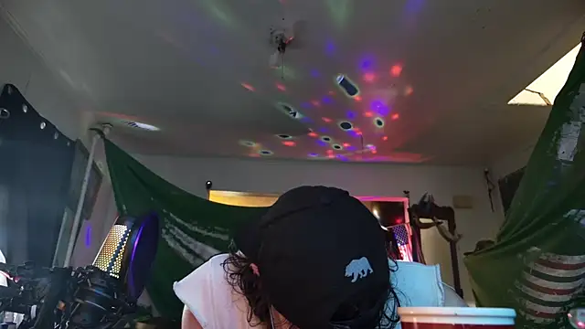 Snapshot of MasterDaddyCool chatting on 10-17-25, 01:35 MasterDaddyCool online show from 10-17-25, 01:35