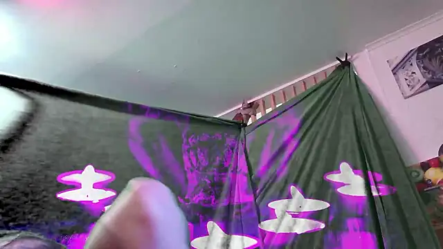 Snapshot of MasterDaddyCool chatting on 10-18-25, 05:21 MasterDaddyCool online show from 10-18-25, 05:21