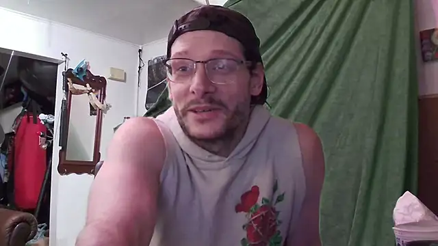 Snapshot of MasterDaddyCool chatting on 10-26-25, 01:22 MasterDaddyCool online show from 10-26-25, 01:22