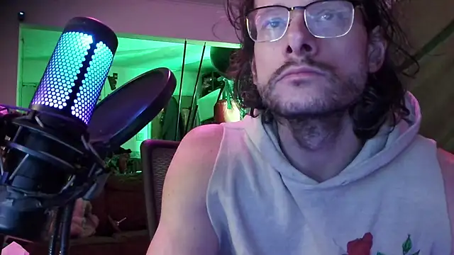 Snapshot of MasterDaddyCool chatting on 10-27-25, 04:16 MasterDaddyCool online show from 10-27-25, 04:16